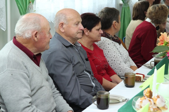 Seniorzy świętowali w szkole ZDJĘCIA