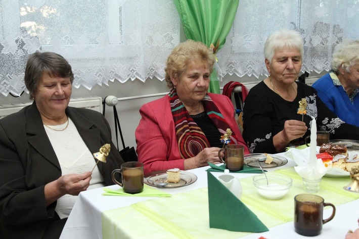 Seniorzy świętowali w szkole ZDJĘCIA