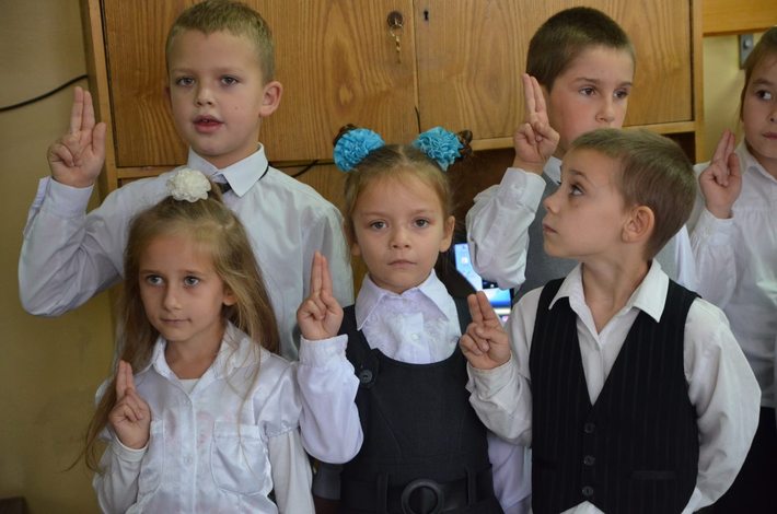 By wyrosnąć na mądrych i uczciwych ludzi GALERIA