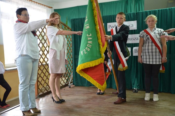 By wyrosnąć na mądrych i uczciwych ludzi GALERIA