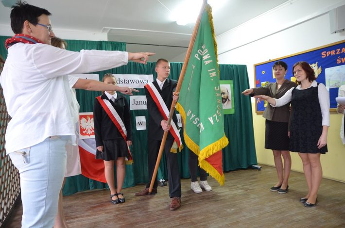 By wyrosnąć na mądrych i uczciwych ludzi GALERIA