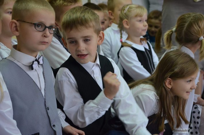 By wyrosnąć na mądrych i uczciwych ludzi GALERIA