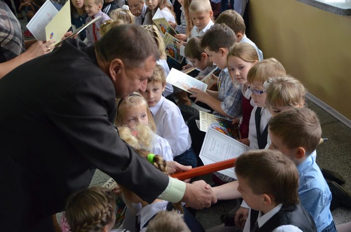 By wyrosnąć na mądrych i uczciwych ludzi GALERIA