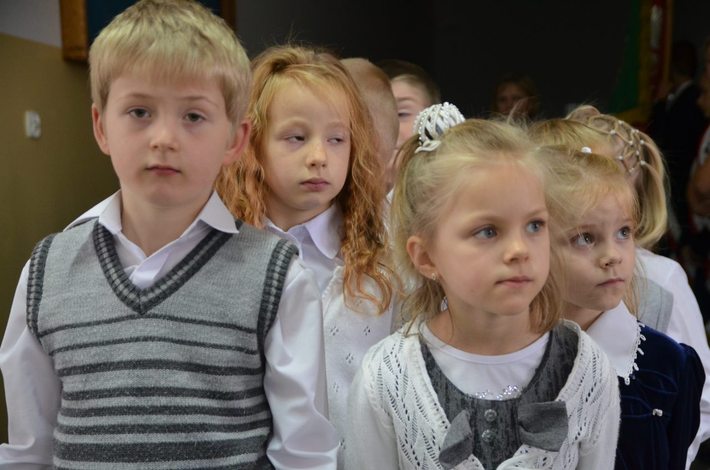 By wyrosnąć na mądrych i uczciwych ludzi GALERIA