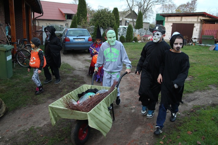 Cukierek albo psikus w Bagienicy ZDJĘCIA