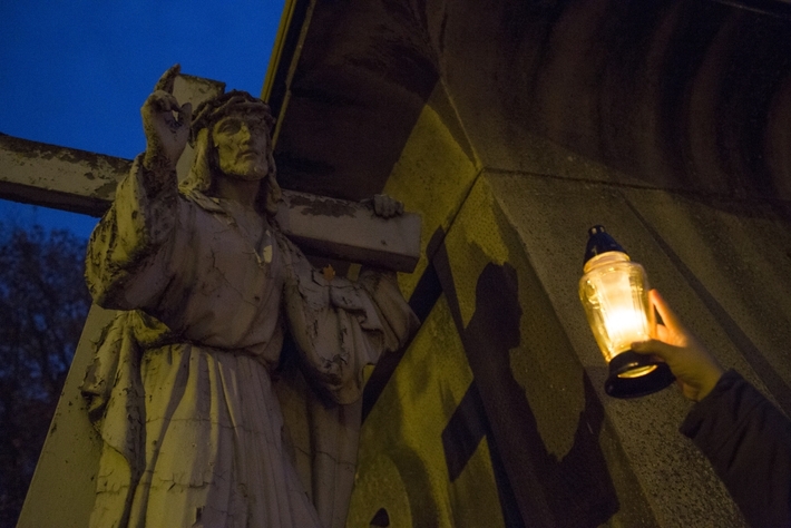 W blasku zniczy  ZDJĘCIA