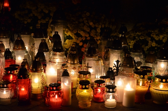 W blasku zniczy  ZDJĘCIA