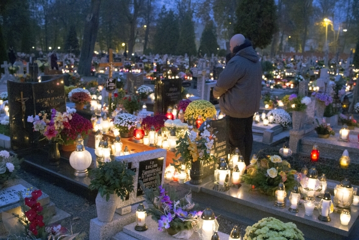 W blasku zniczy  ZDJĘCIA