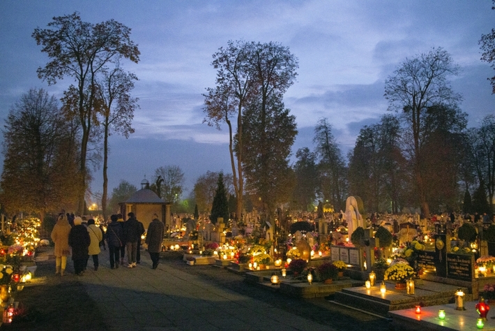 W blasku zniczy  ZDJĘCIA