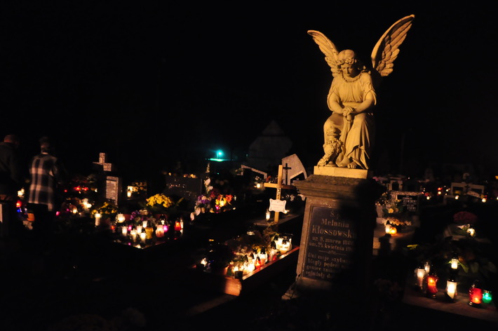 W blasku zniczy  ZDJĘCIA