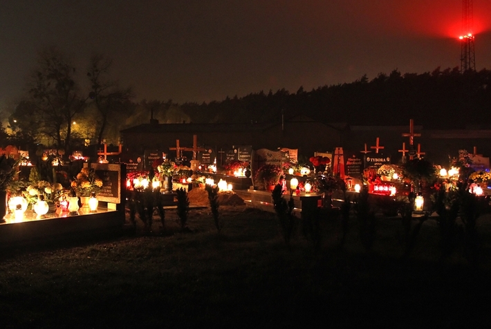 W blasku zniczy  ZDJĘCIA