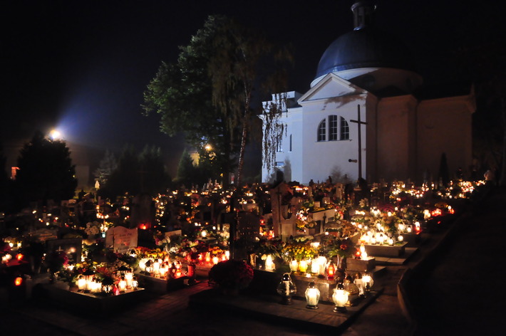 W blasku zniczy  ZDJĘCIA