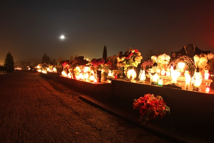 W blasku zniczy  ZDJĘCIA