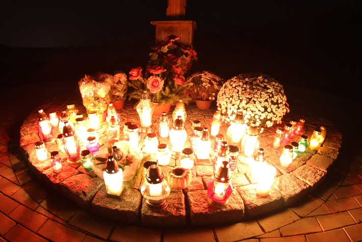 W blasku zniczy  ZDJĘCIA