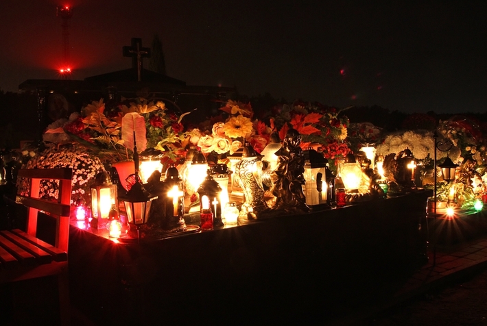 W blasku zniczy  ZDJĘCIA