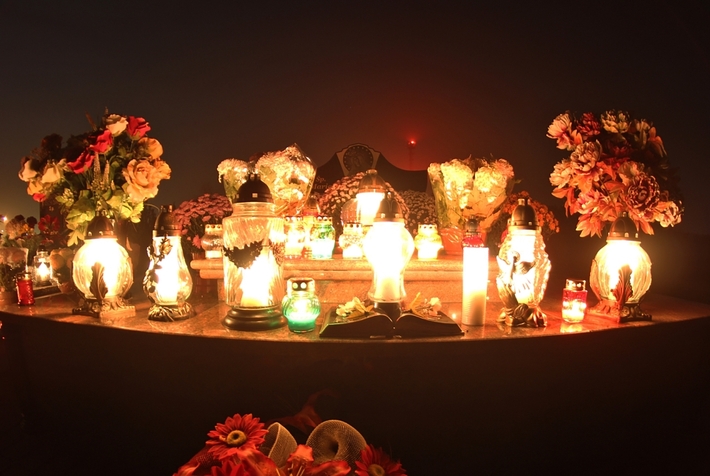 W blasku zniczy  ZDJĘCIA