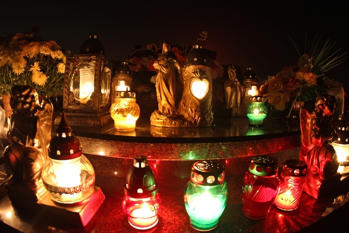 W blasku zniczy  ZDJĘCIA