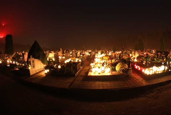 W blasku zniczy  ZDJĘCIA