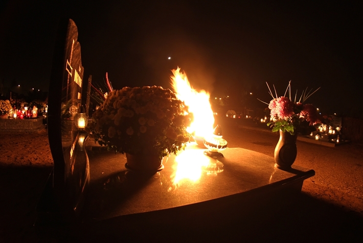 W blasku zniczy  ZDJĘCIA