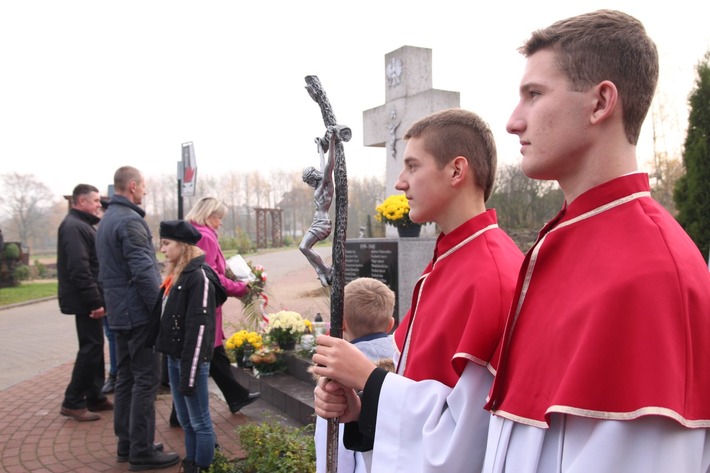Mieszkańcy Żalna pamiętają o pomordowanych ZDJĘCIA
