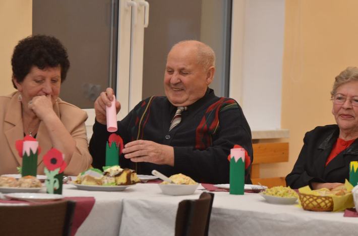 Dzieci dały popis przed seniorami GALERIA