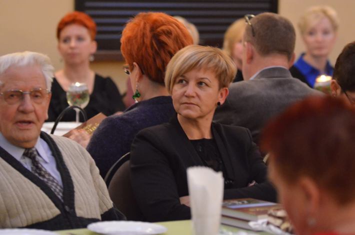 GMINA TUCHOLA: Cenne źródło wiedzy trafiło do mieszkańców  ZDJĘCIA