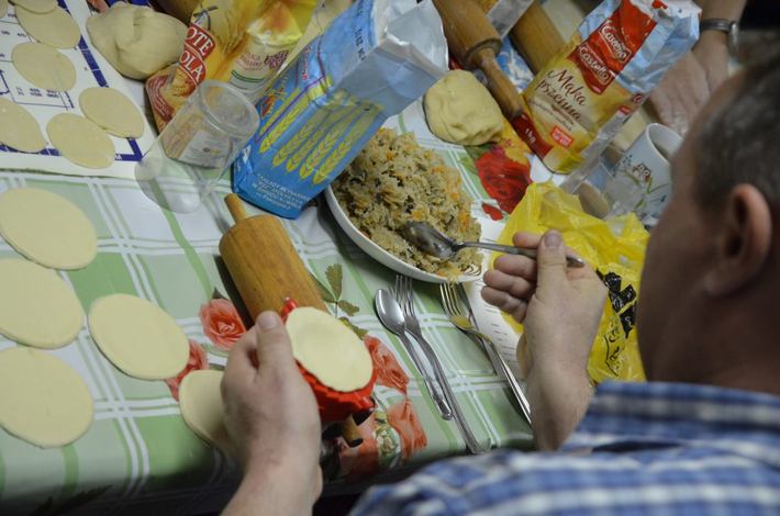 GOSTYCYN: Z pierogami do... biblioteki  ZDJECIA