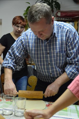 GOSTYCYN: Z pierogami do... biblioteki  ZDJECIA