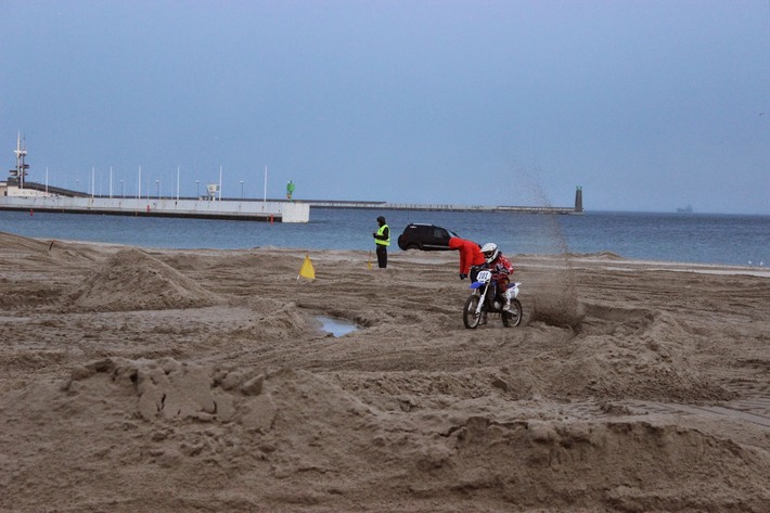 Cekcynianie na Gdynia Beach Race - ZDJĘCIA, FILM