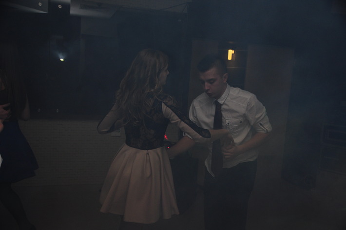Studniówka ZSLiT, czyli taniec i... kabaret - ZDJĘCIA