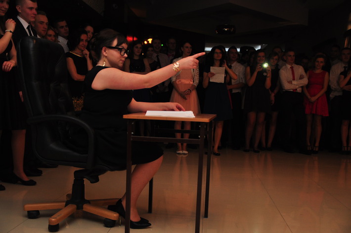 Studniówka ZSLiT, czyli taniec i... kabaret - ZDJĘCIA