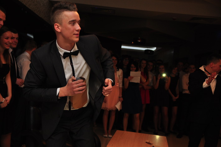 Studniówka ZSLiT, czyli taniec i... kabaret - ZDJĘCIA