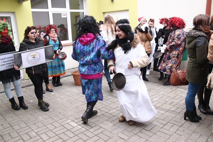 Tuchola: Przypomnieli zwyczaj sprzed stu lat (FOTO)