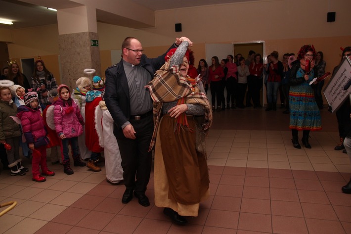 Tuchola: Przypomnieli zwyczaj sprzed stu lat (FOTO)