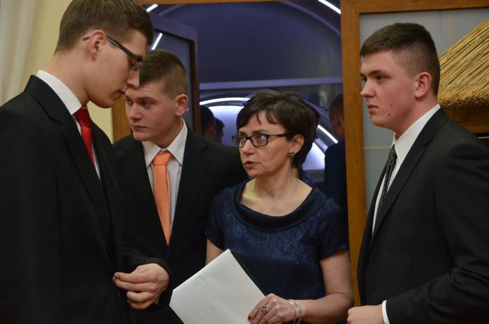 Studniówka Technikum Leśnego w Tucholi ZDJĘCIA