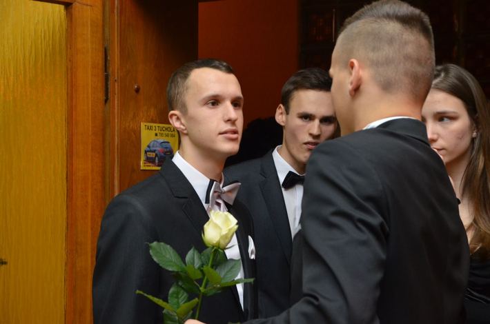 Studniówka Technikum Leśnego w Tucholi ZDJĘCIA