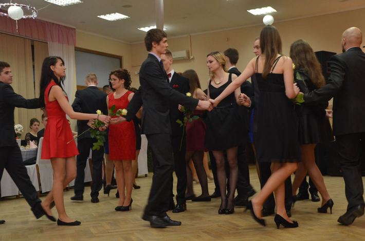 Studniówka Technikum Leśnego w Tucholi ZDJĘCIA