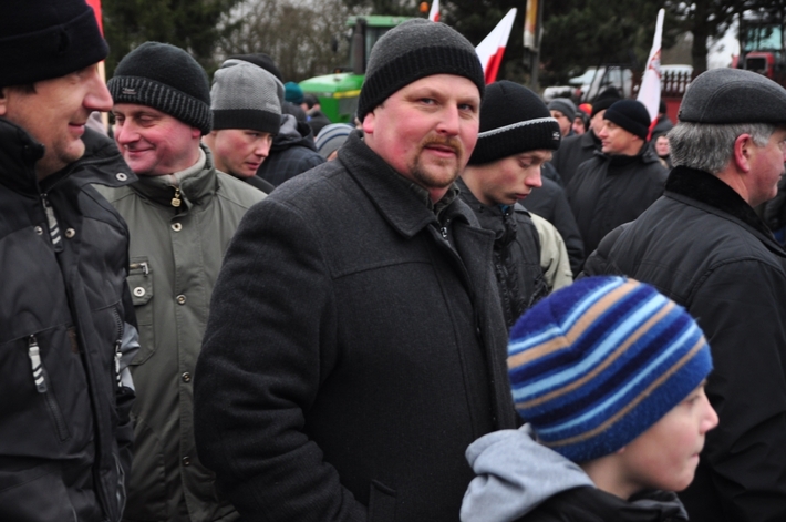 ZDJĘCIA i AKTUALIZACJA - Blokada rolnicza na drodze Tuchola-Chojnice