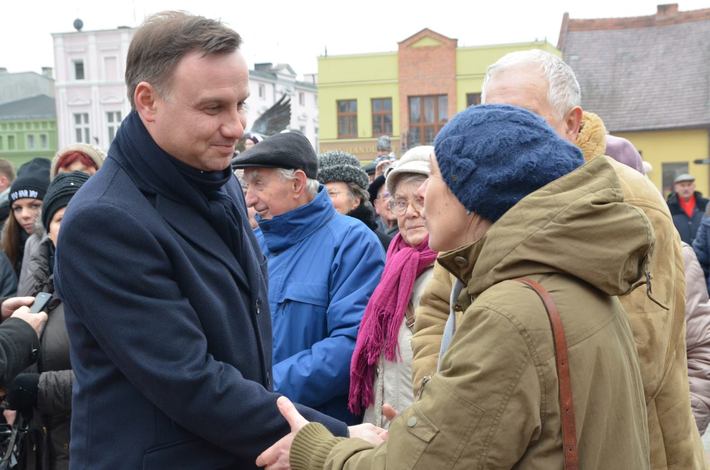 Andrzej Duda witał się z mieszkańcami Tucholi - ZDJĘCIA, FILM
