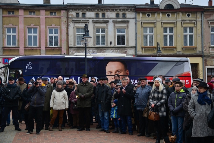 Andrzej Duda witał się z mieszkańcami Tucholi - ZDJĘCIA, FILM
