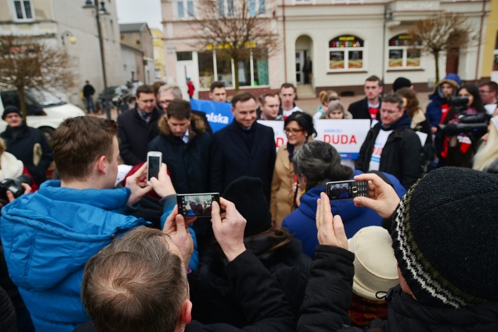 Andrzej Duda witał się z mieszkańcami Tucholi - ZDJĘCIA, FILM