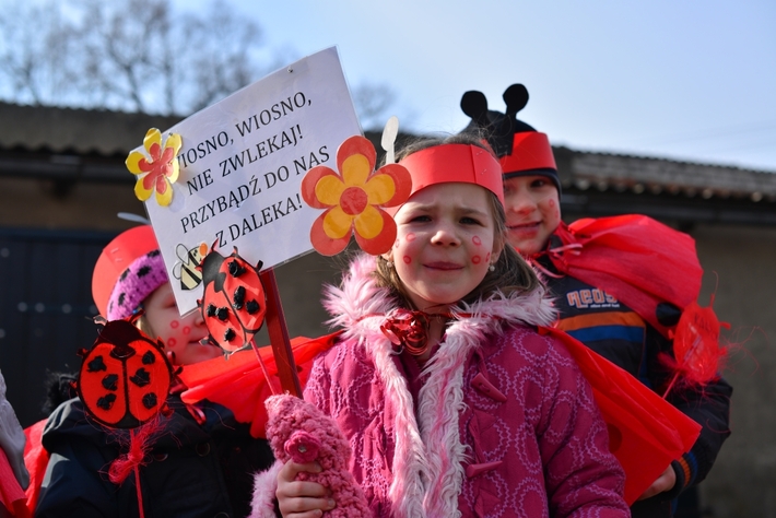 Przedszkole w Cekcynie oglądało wiosnę i zaćmienie - ZDJĘCIA