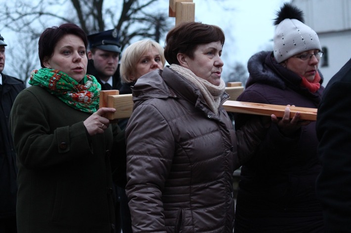 Kęsowo: Droga krzyżowa ulicami wsi - ZDJĘCIA