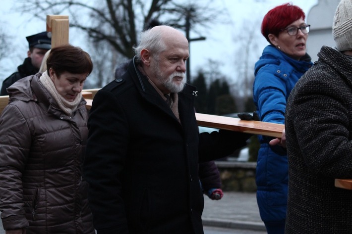 Kęsowo: Droga krzyżowa ulicami wsi - ZDJĘCIA