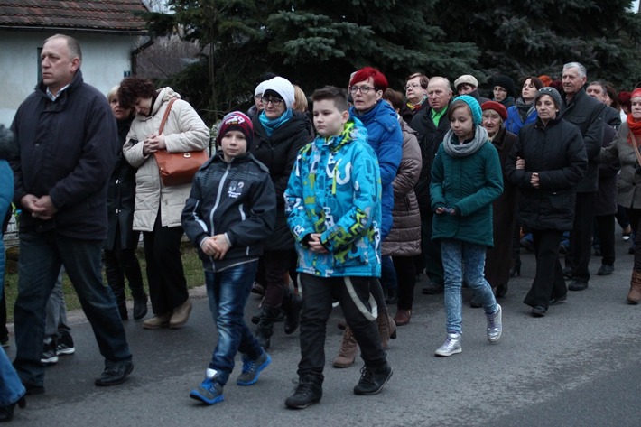 Kęsowo: Droga krzyżowa ulicami wsi - ZDJĘCIA