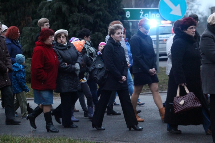 Kęsowo: Droga krzyżowa ulicami wsi - ZDJĘCIA