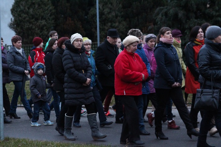 Kęsowo: Droga krzyżowa ulicami wsi - ZDJĘCIA