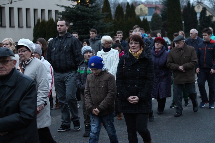 Kęsowo: Droga krzyżowa ulicami wsi - ZDJĘCIA