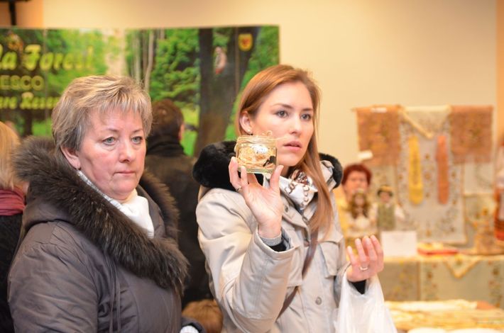 Tuchola: Kiermasz i szał świątecznych zakupów - ZDJĘCIA