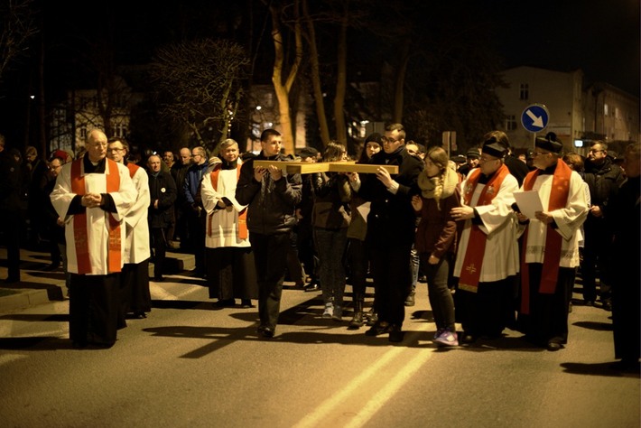 Droga krzyżowa w Tucholi - ZDJĘCIA
